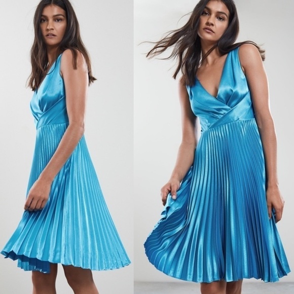 REISS ALICIA KNIFE PLEAT A-LINE V-NECK SHINY SATIN BLUE COCKTAIL DRESS - Picture 2 of 16